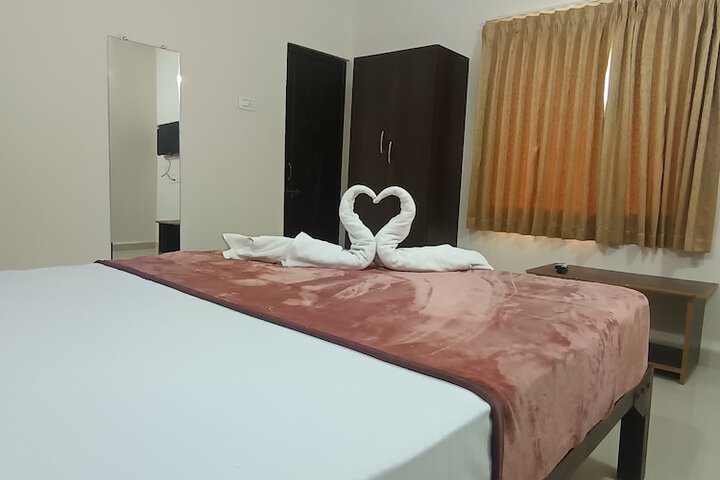 Room 8 of 16