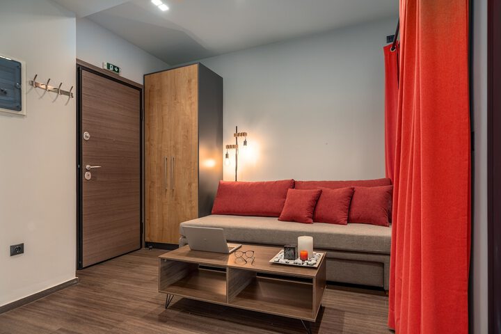 Room 49 of 100