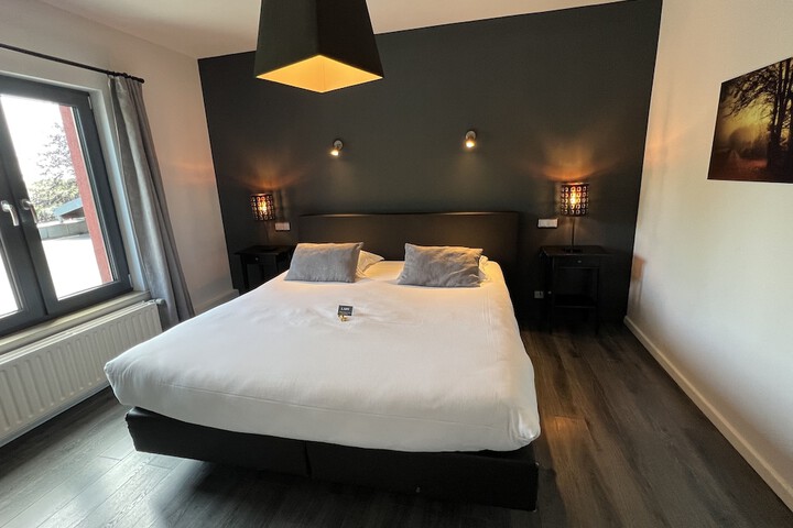 Room 5 of 53