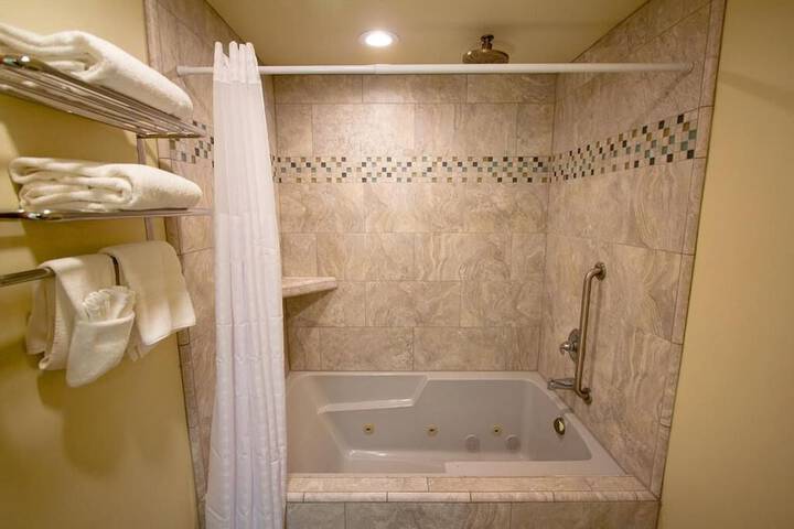 Room 83 of 119