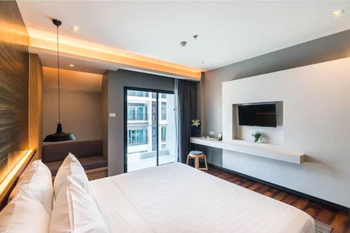 Room 17 of 36