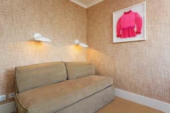 Room 32 of 41