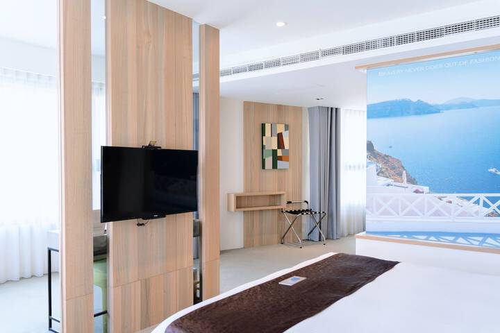 Room 18 of 53