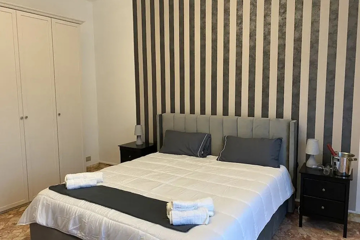 Room 3 of 21