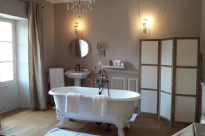 Room 4 of 65