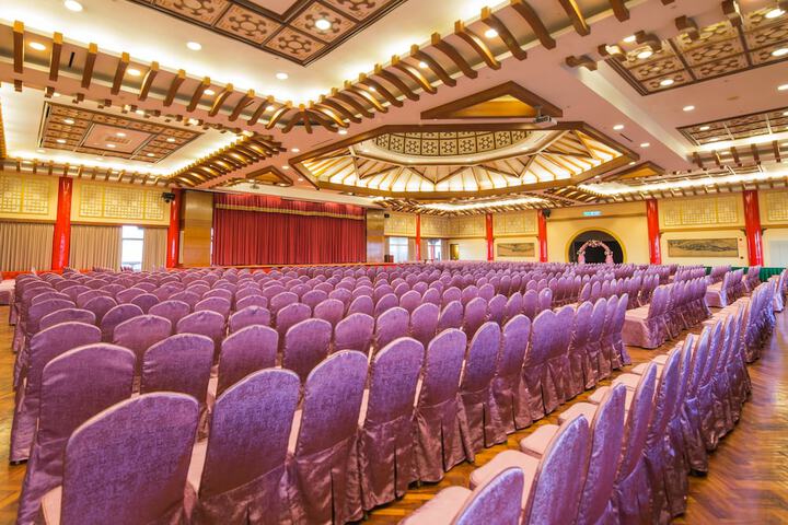 Ballroom/Hall 59 of 79