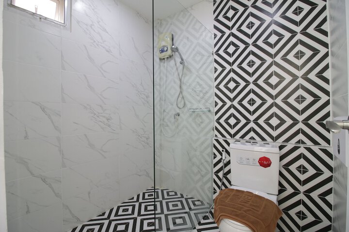 Room 13 of 28