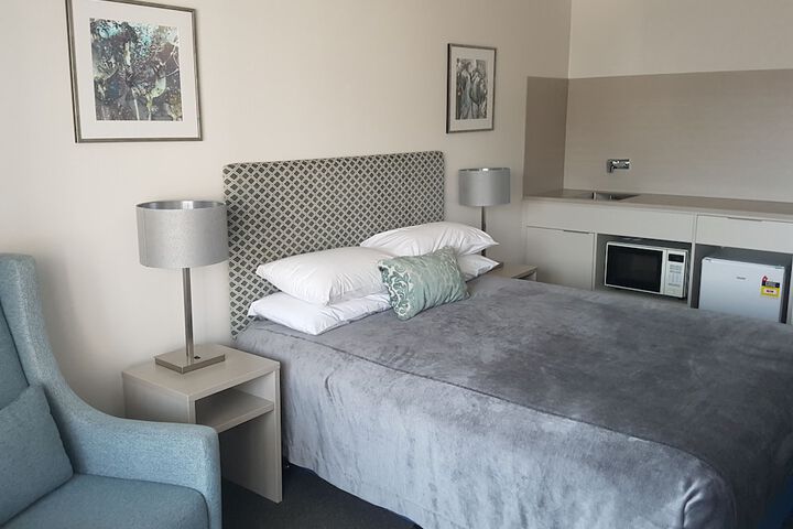 Room 3 of 65