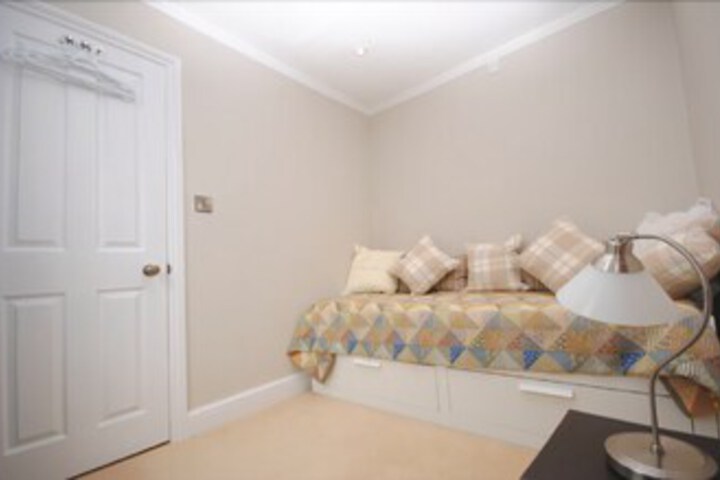 Room 14 of 26