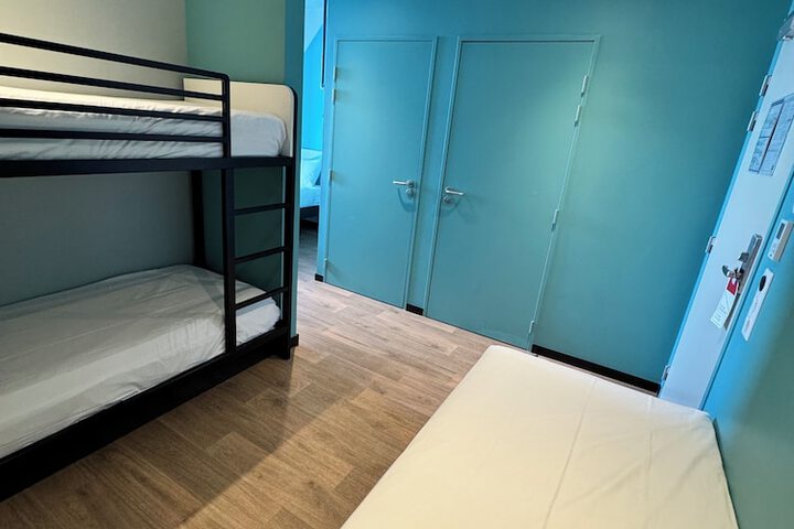 Room 10 of 47