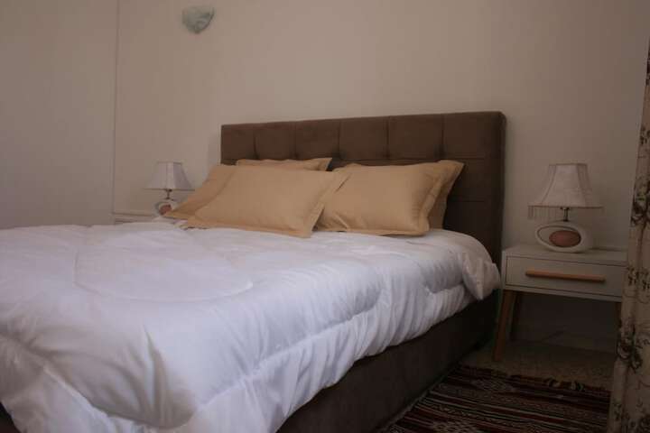 Room 6 of 33