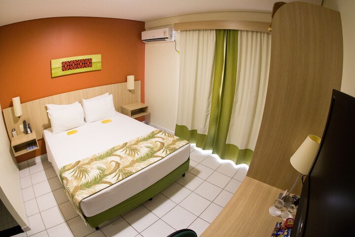 Room 8 of 38