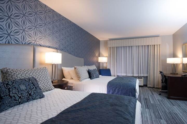 2 Queen Beds Refrigerator WiFi Full Breakfast (16 of 16)