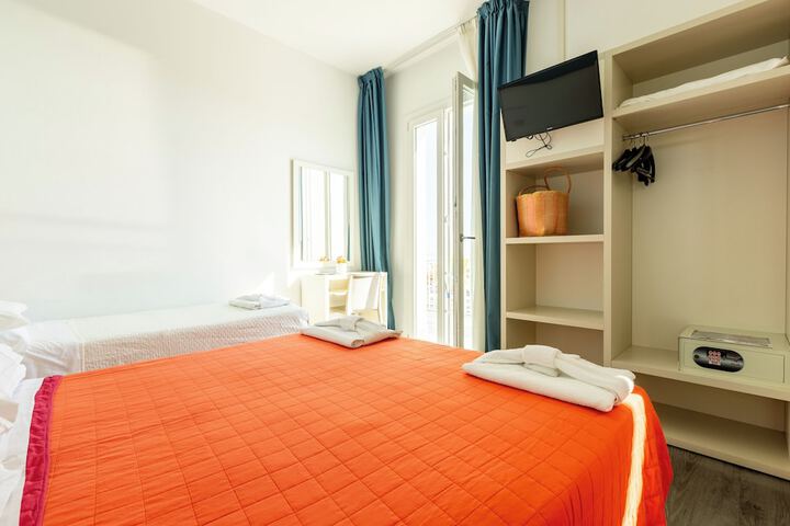 Room 28 of 161