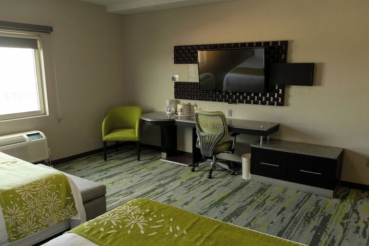 Room 22 of 120