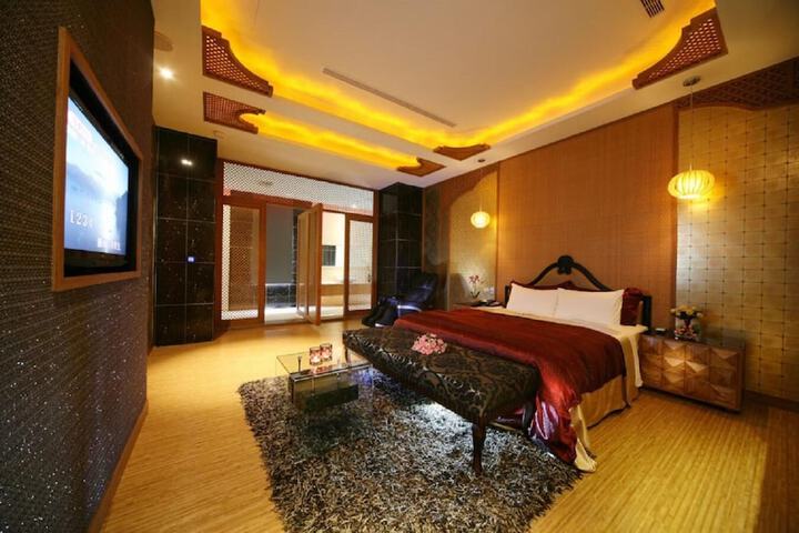 Room 17 of 49