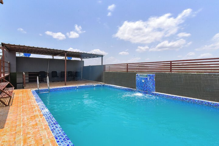 Pool 48 of 60