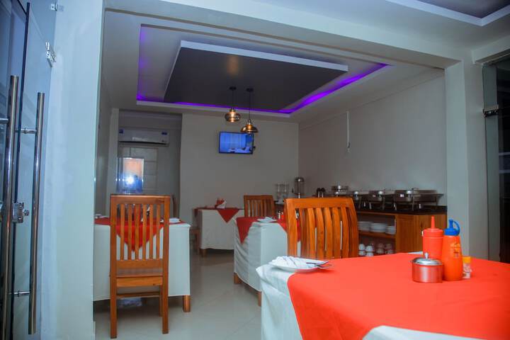 Dining 49 of 66