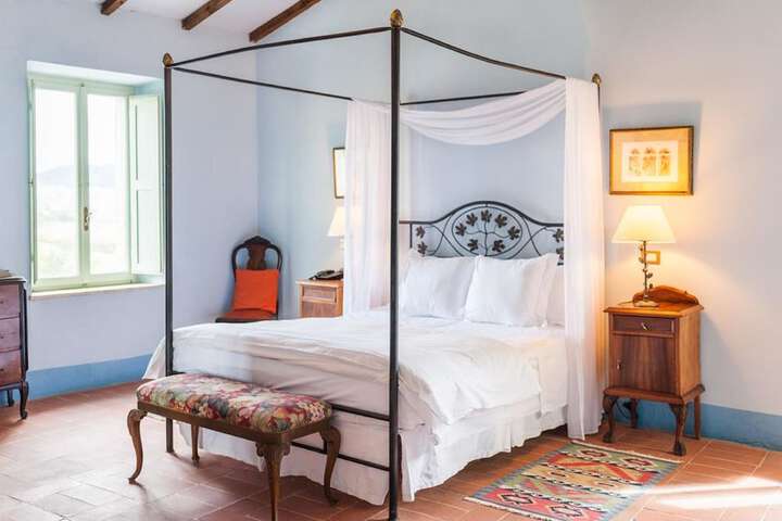 Room 15 of 225