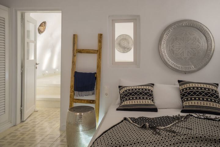Room 2 of 96