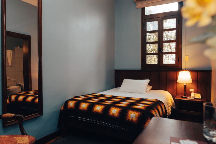 Room 25 of 62