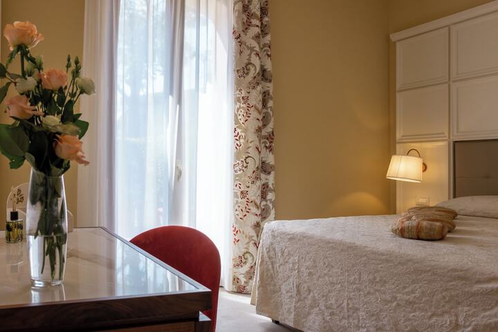 Room 5 of 54