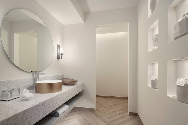 Room 48 of 162