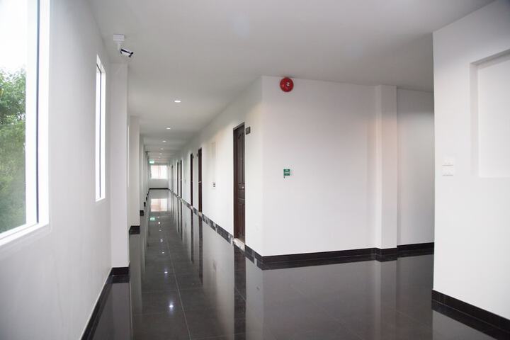 Ballroom/Hall 25 of 31