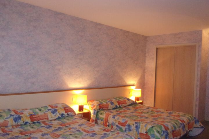 Room 12 of 50
