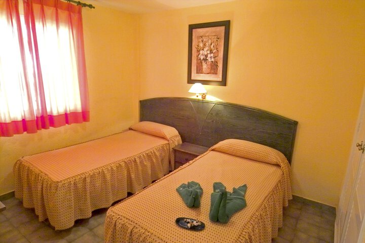 Room 2 of 43