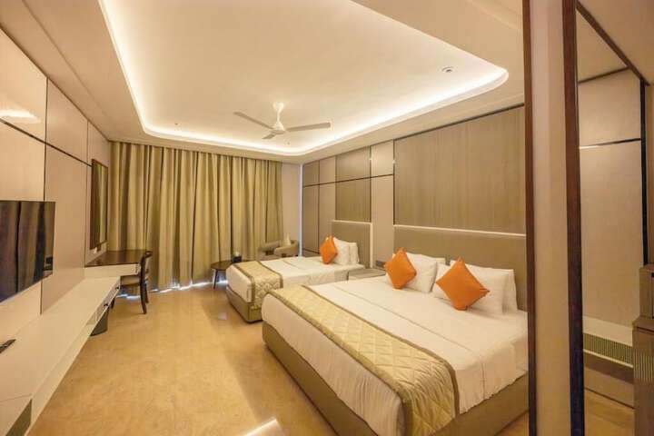 Room 21 of 34