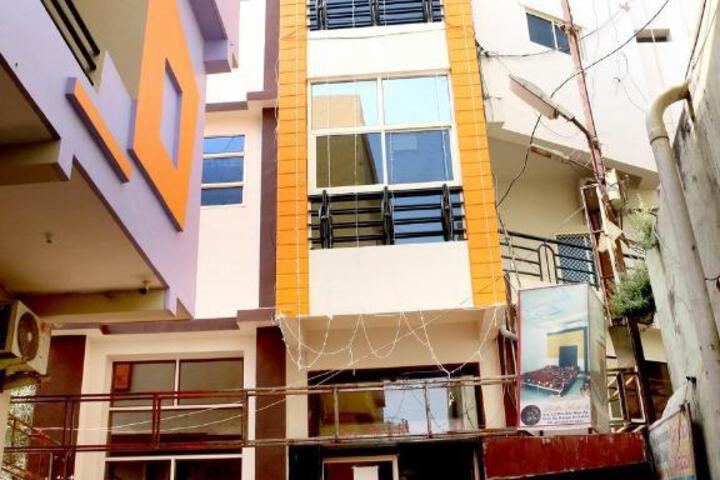 Shri Radhe Krishna Hotel