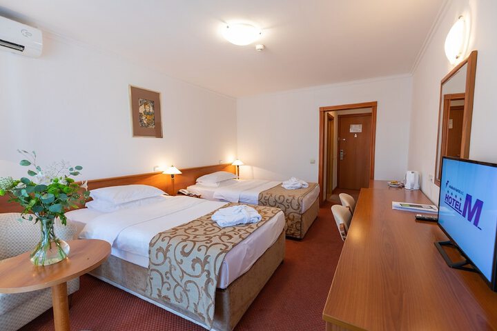 Room 15 of 37