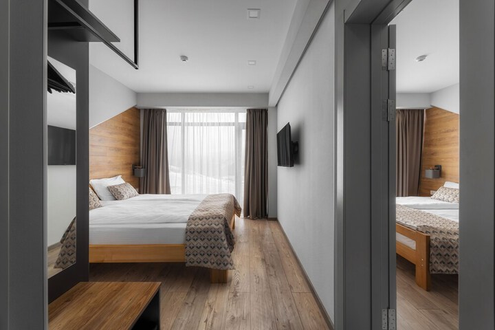 Room 15 of 54