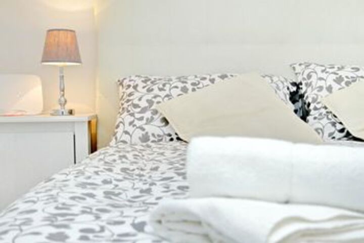 Room 10 of 38