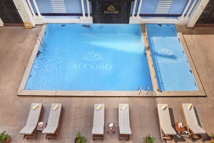 Hotel with Pool