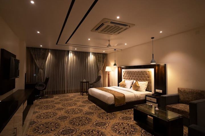 Room 6 of 21