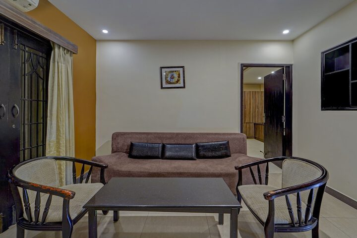 Room 11 of 32