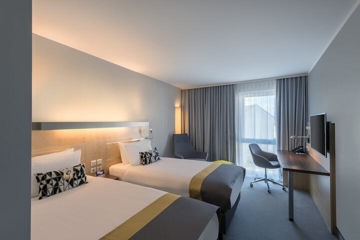 Room 8 of 39
