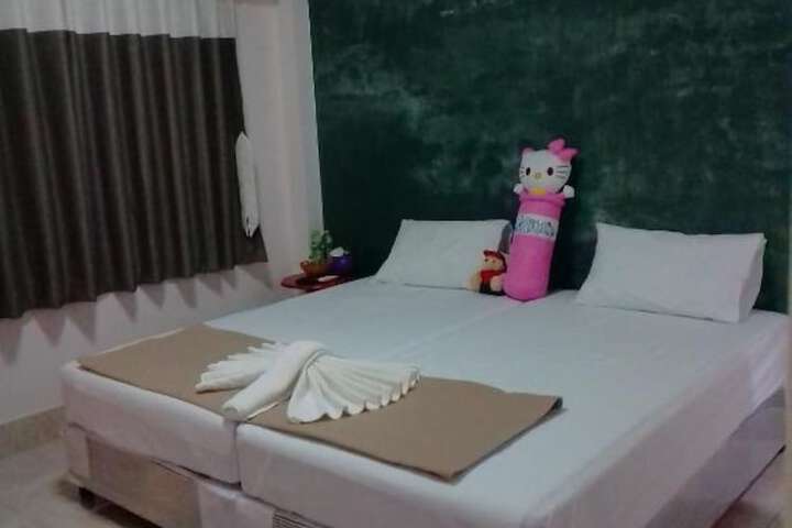 Room 25 of 41