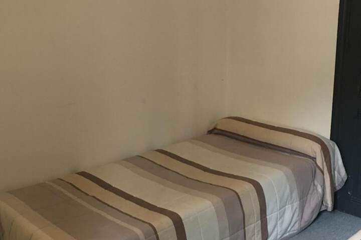 Room 10 of 40