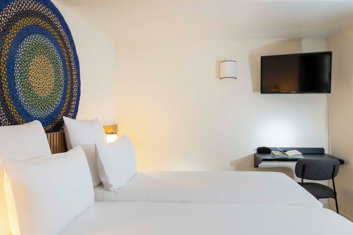 Room 9 of 22