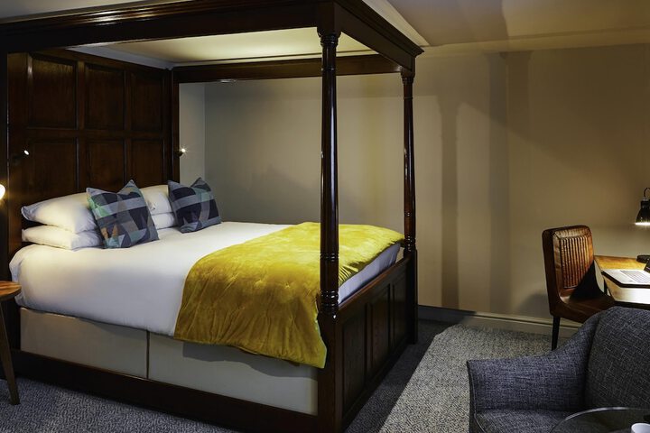 Room 2 of 75