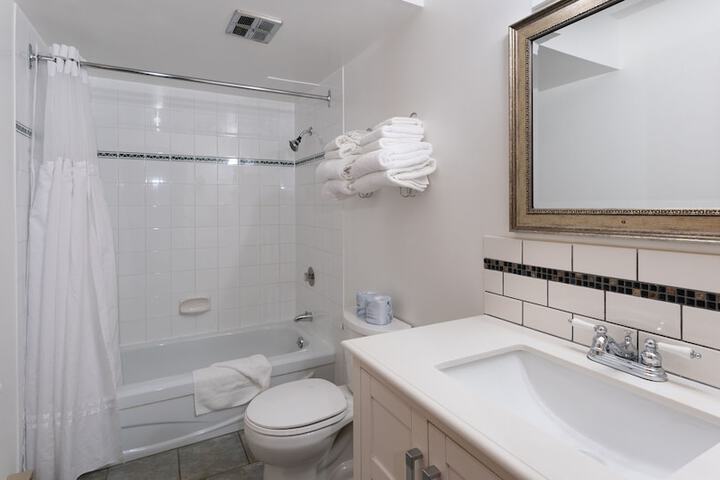 Room 15 of 28
