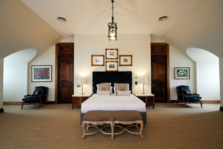 Room 13 of 72