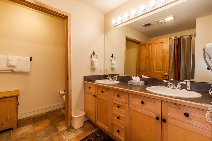 Room 125 of 172