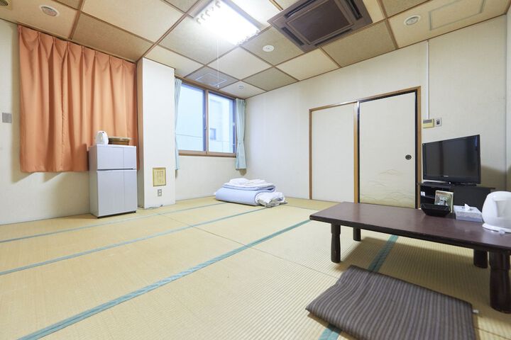Room 12 of 46