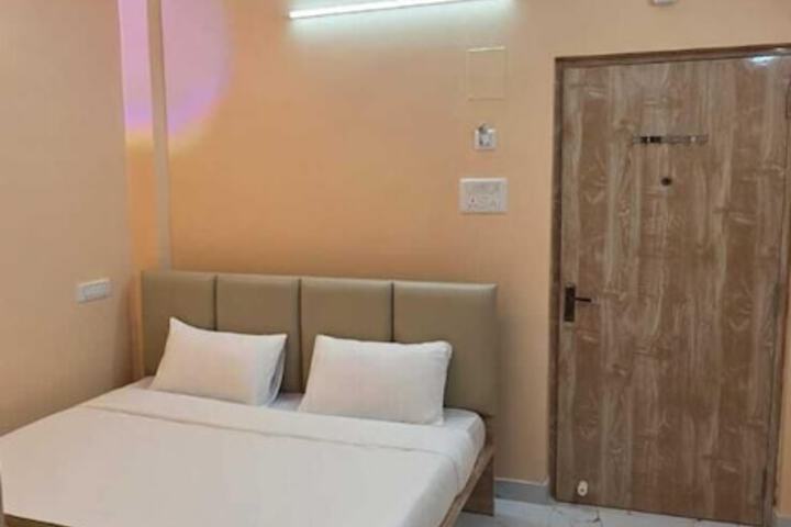 Room 3 of 15