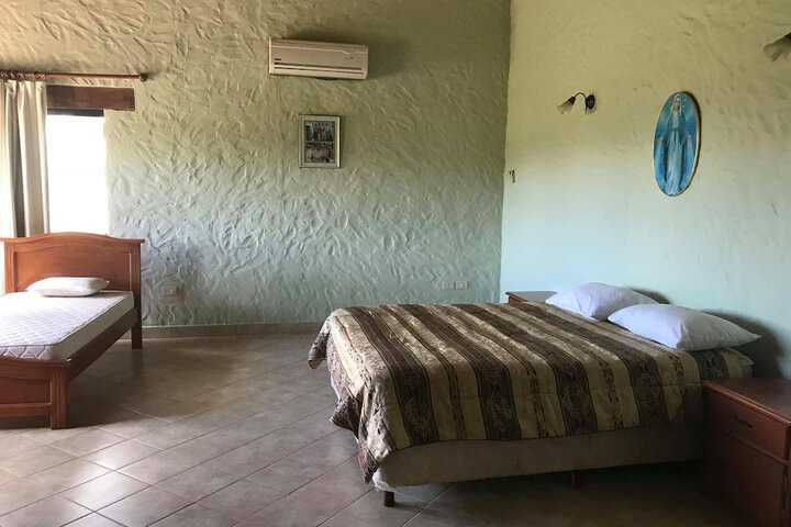 Room 8 of 25