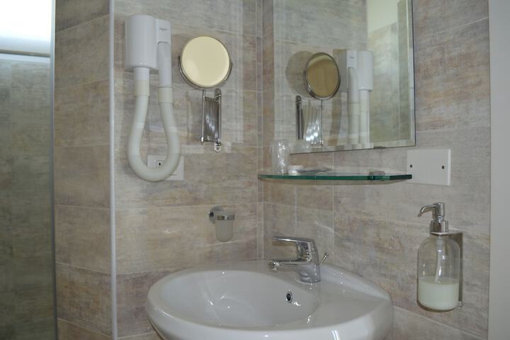 Room 80 of 140